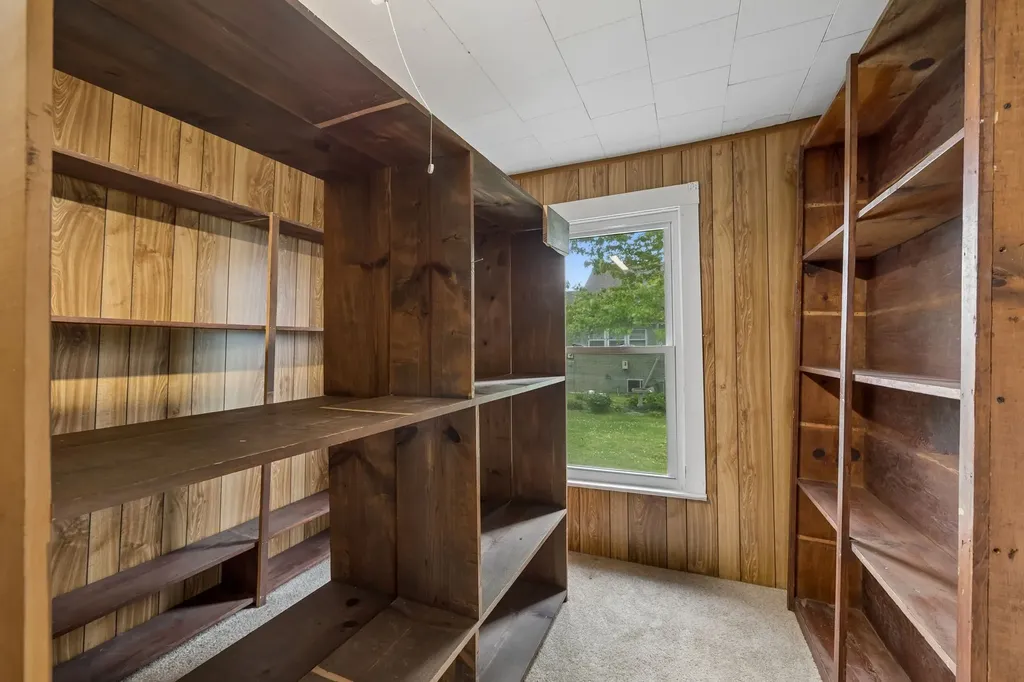 77 Main St, E Gordonsville TN 38563