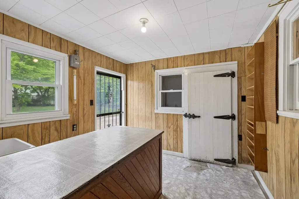 77 Main St, E Gordonsville TN 38563