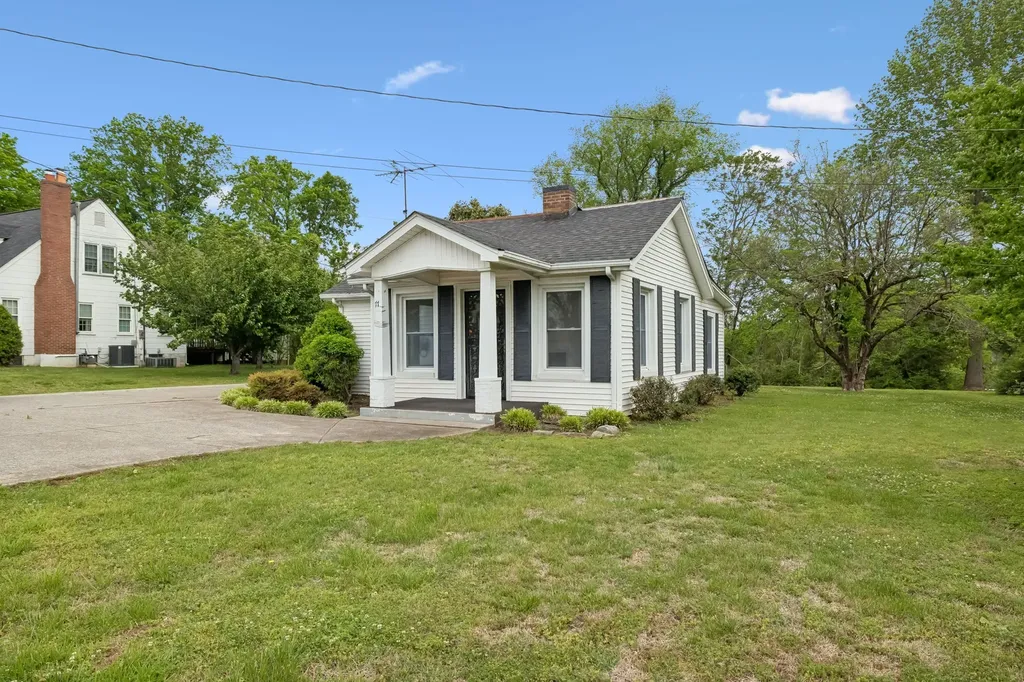 77 Main St, E Gordonsville TN 38563