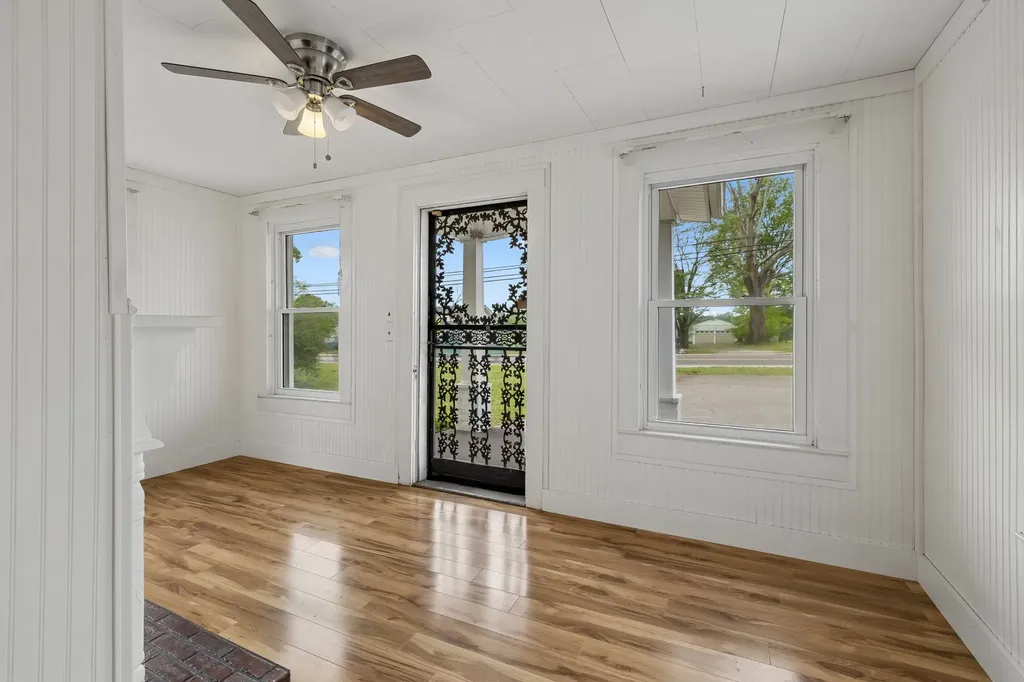 77 Main St, E Gordonsville TN 38563