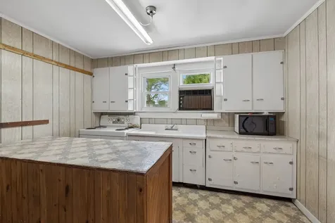 77 Main St, E Gordonsville TN 38563