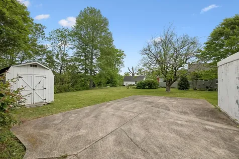 77 Main St, E Gordonsville TN 38563
