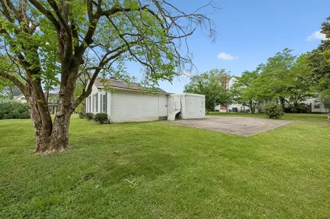 77 Main St, E Gordonsville TN 38563