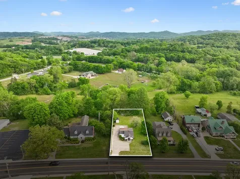 77 Main St, E Gordonsville TN 38563
