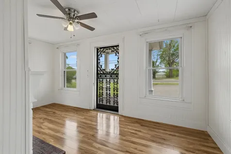 77 Main St, E Gordonsville TN 38563