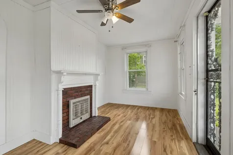 77 Main St, E Gordonsville TN 38563
