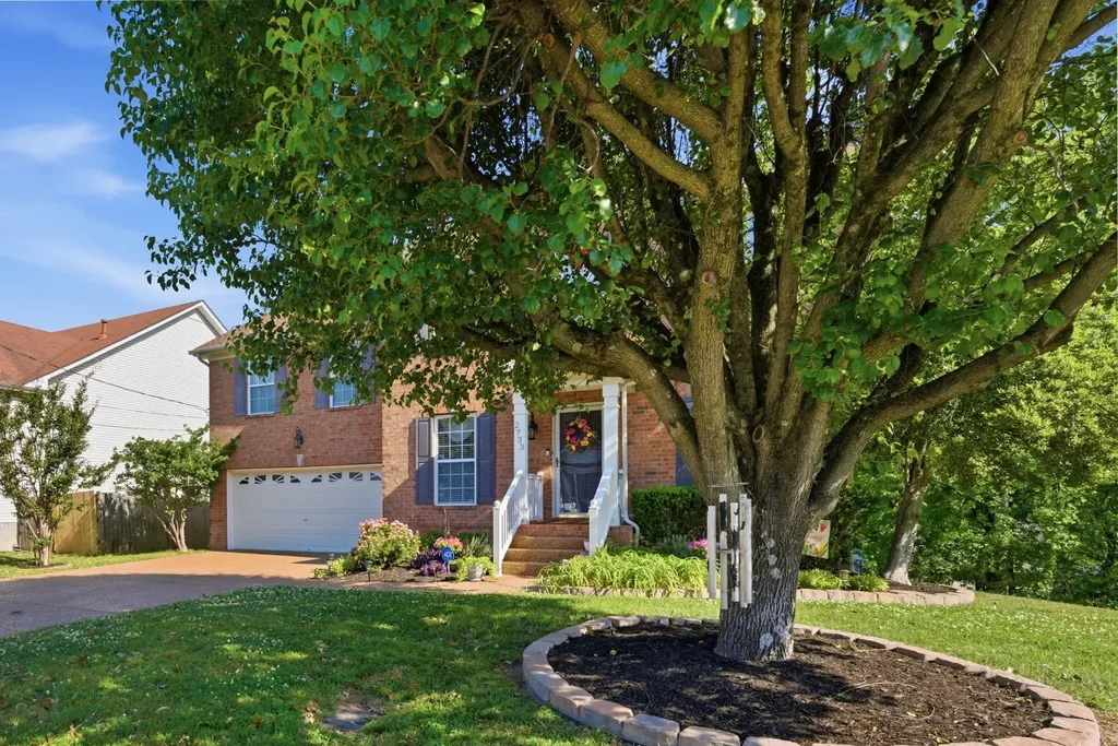 2733 Welshcrest Drive Antioch TN 37013