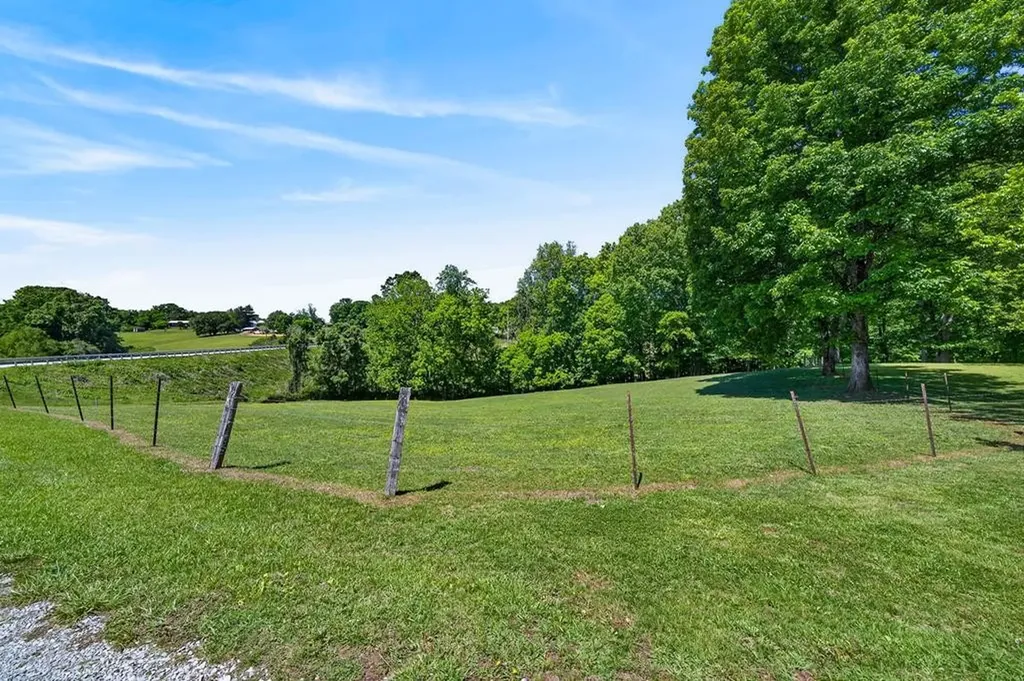 143 Griffintown Road Sparta TN 38583