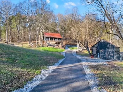 1956 Vanzant Bend Road Belvidere TN 37306