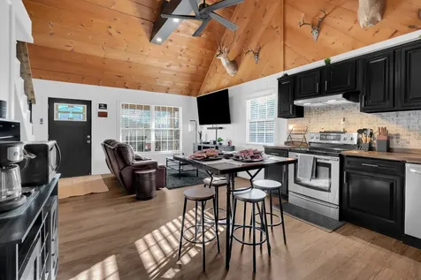 1956 Vanzant Bend Road Belvidere TN 37306
