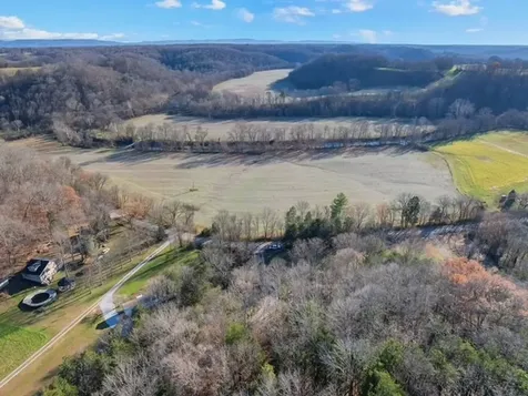 1956 Vanzant Bend Road Belvidere TN 37306