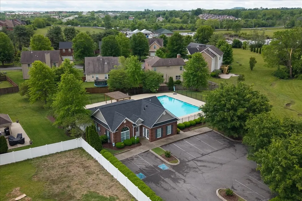 400 Stratford Park Boulevard Gallatin TN 37066