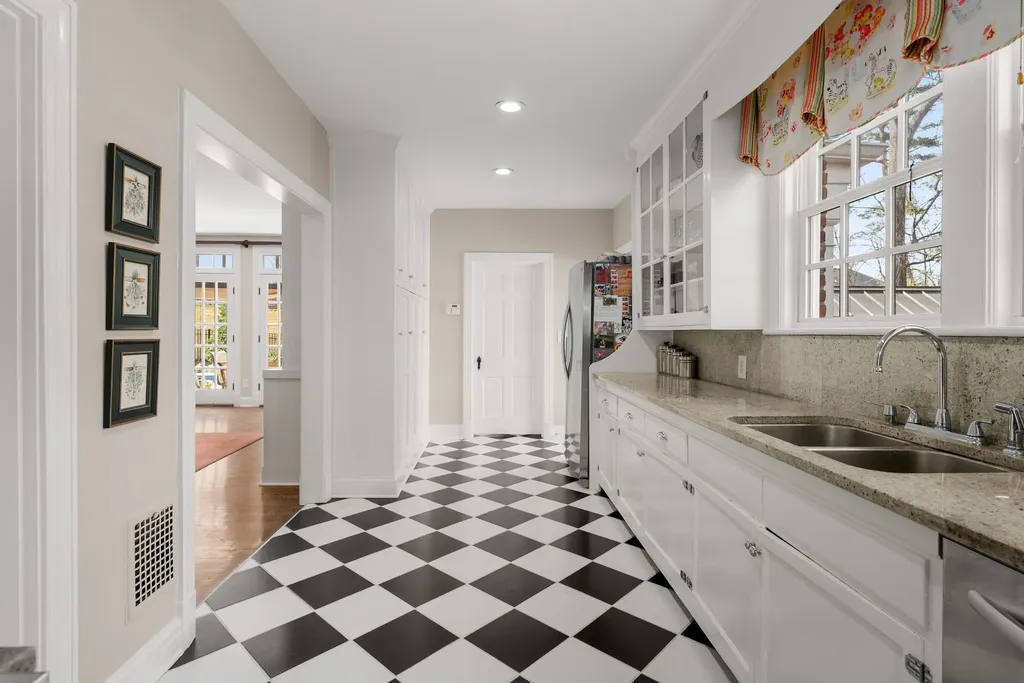 3611 Woodmont Boulevard Nashville TN 37215