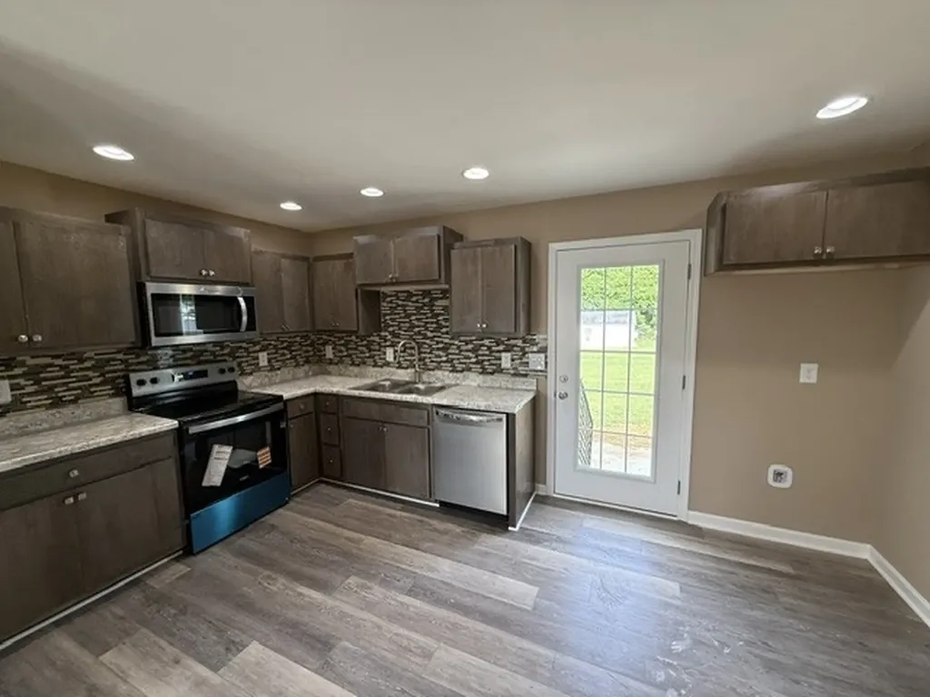 2 Chastain St, W Tullahoma TN 37388