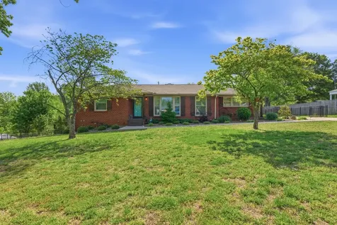 210 S Sequoia Drive Springfield TN 37172