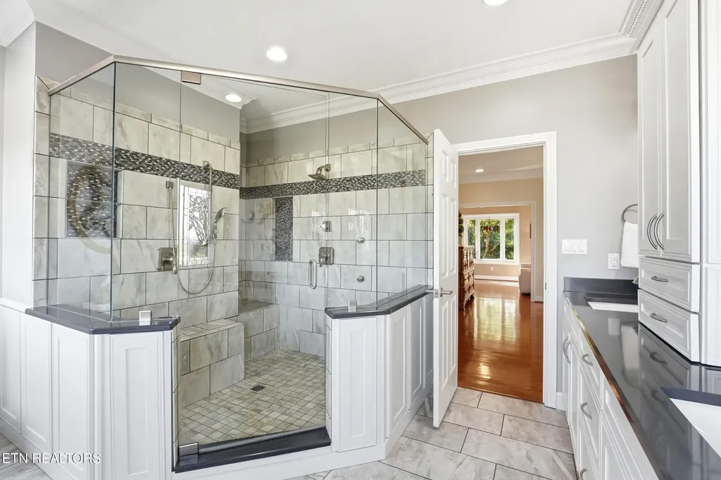 4246 Gravelly Hills Road Louisville TN 37777