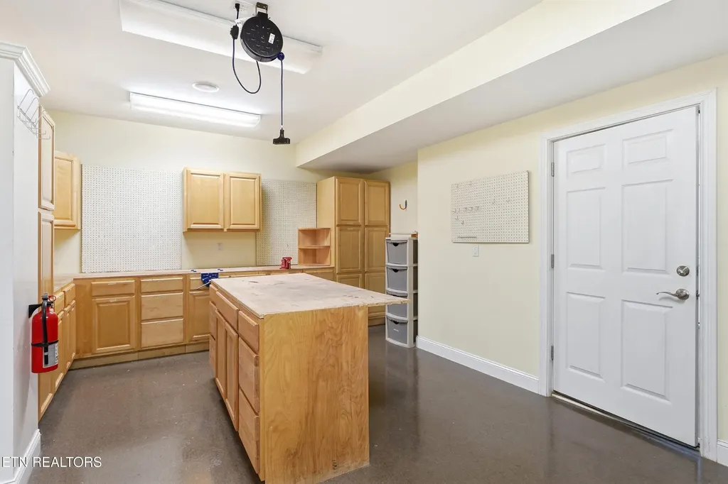 4246 Gravelly Hills Road Louisville TN 37777