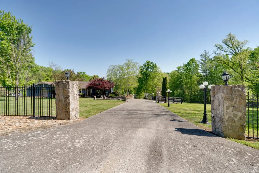 692 Tanglewood Drive Woodbury TN 37190
