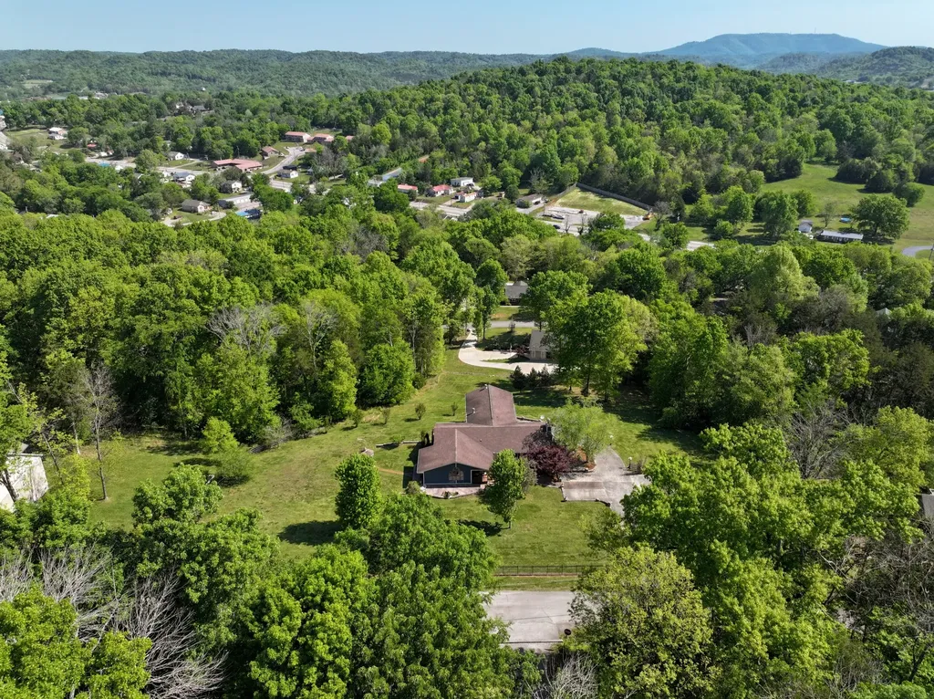 692 Tanglewood Drive Woodbury TN 37190
