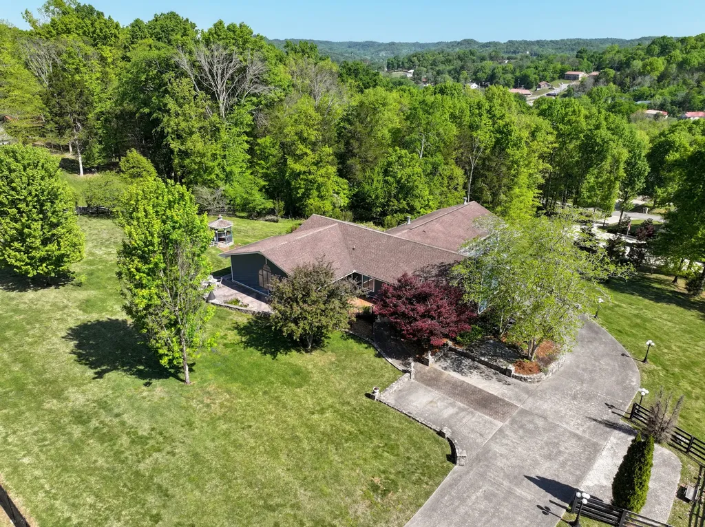 692 Tanglewood Drive Woodbury TN 37190