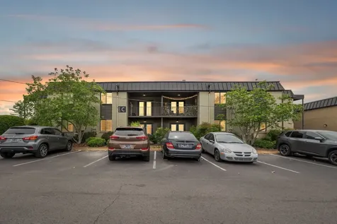 6680 Charlotte Pike Nashville TN 37209
