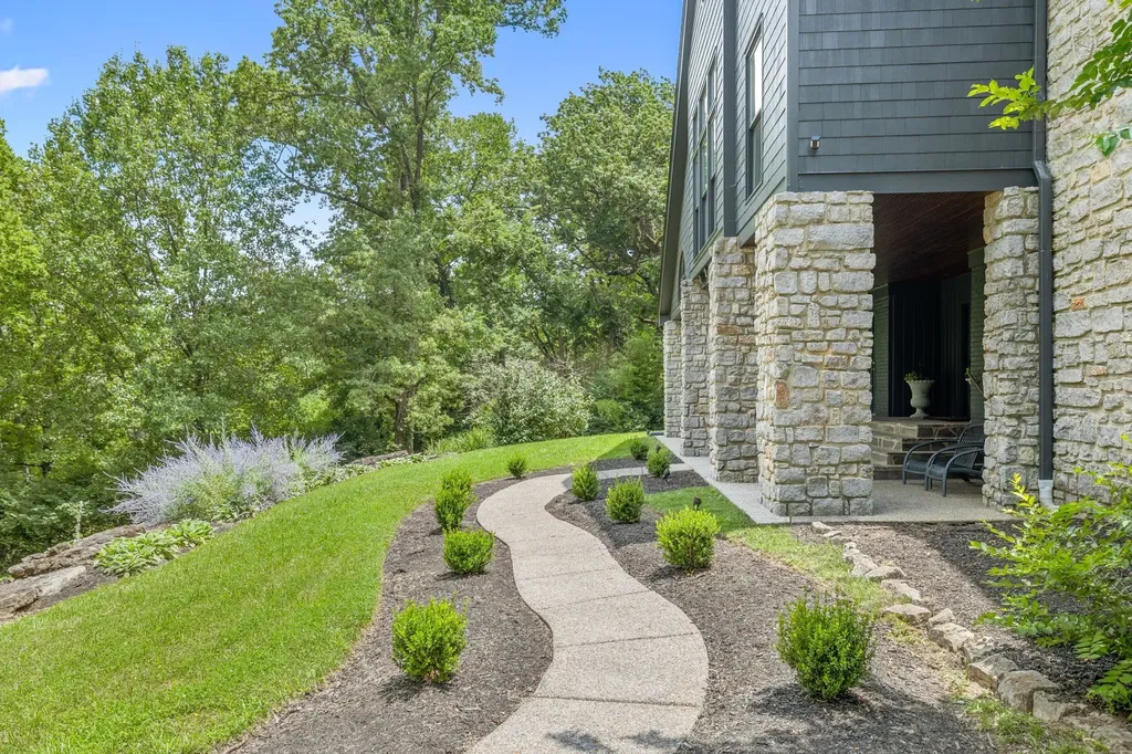 915 Overton Lea Road Nashville TN 37220
