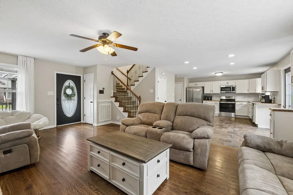 1913 Jackie Lorraine Drive Clarksville TN 37042