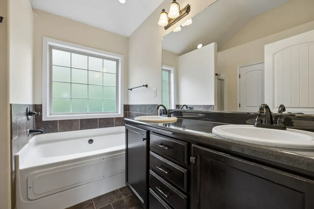 1913 Jackie Lorraine Drive Clarksville TN 37042