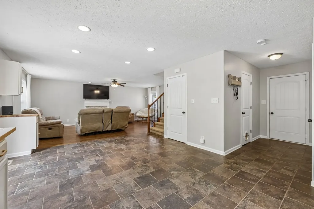 1913 Jackie Lorraine Drive Clarksville TN 37042