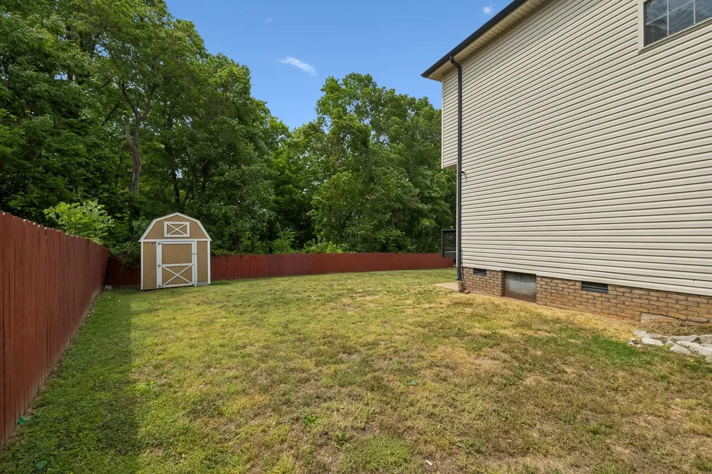 1913 Jackie Lorraine Drive Clarksville TN 37042