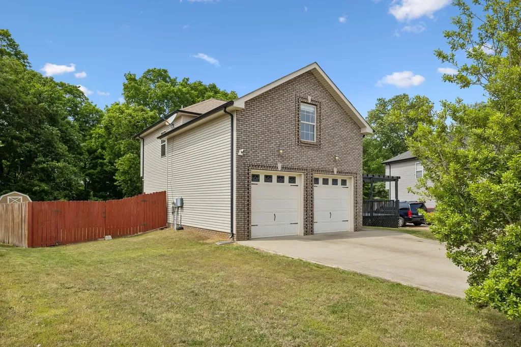 1913 Jackie Lorraine Drive Clarksville TN 37042