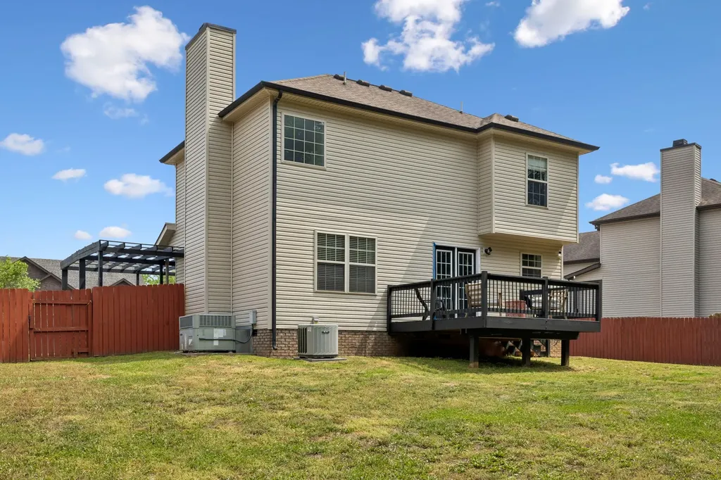 1913 Jackie Lorraine Drive Clarksville TN 37042