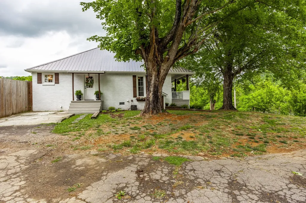 537 Defeated Creek Highway Carthage TN 37030