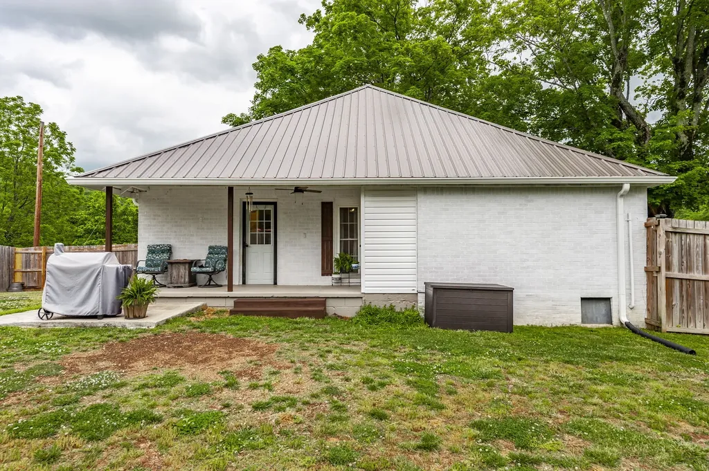 537 Defeated Creek Highway Carthage TN 37030
