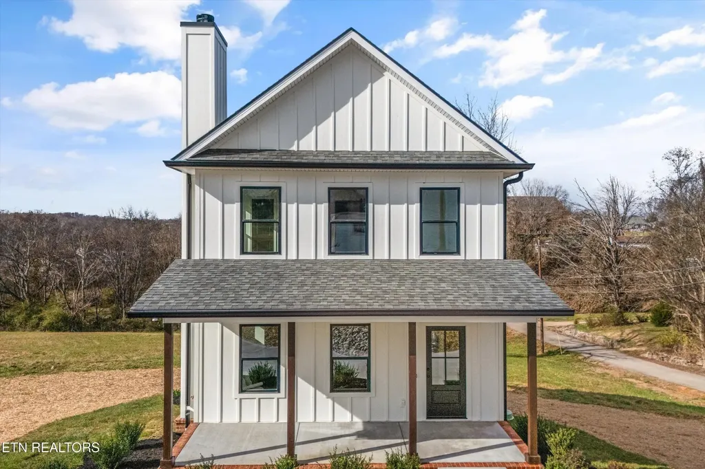 106 S Front Street Friendsville TN 37737