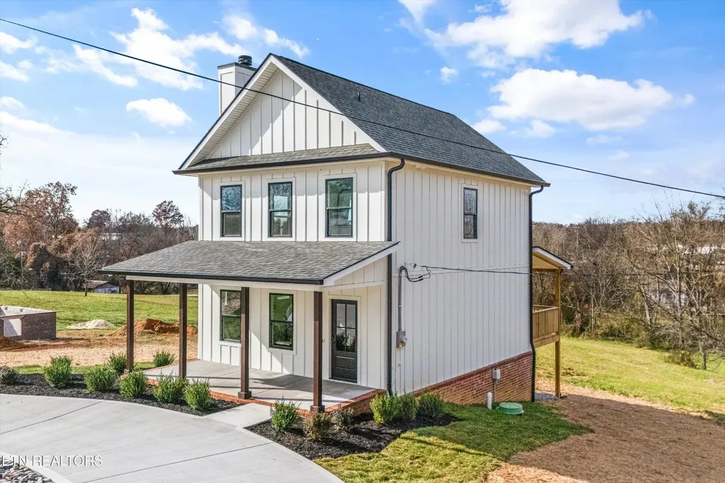 106 S Front Street Friendsville TN 37737