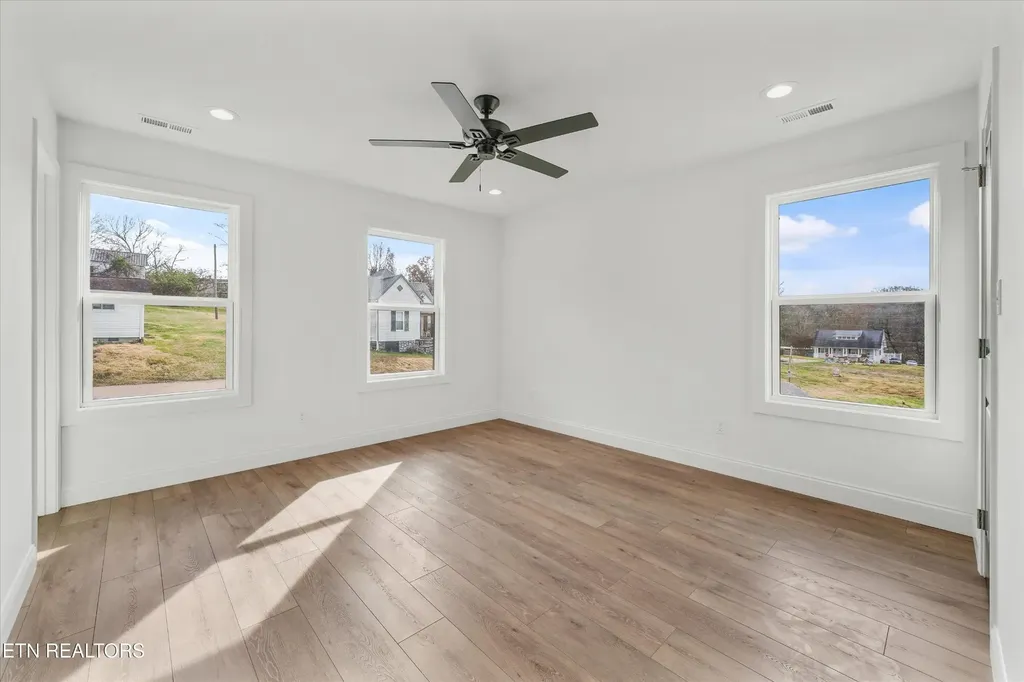 106 S Front Street Friendsville TN 37737