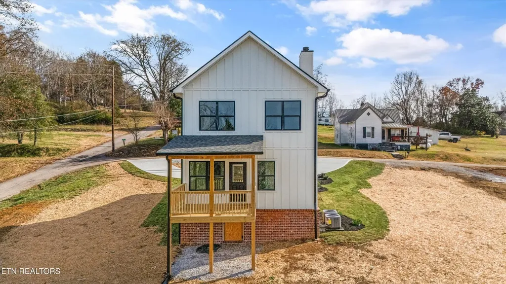 106 S Front Street Friendsville TN 37737