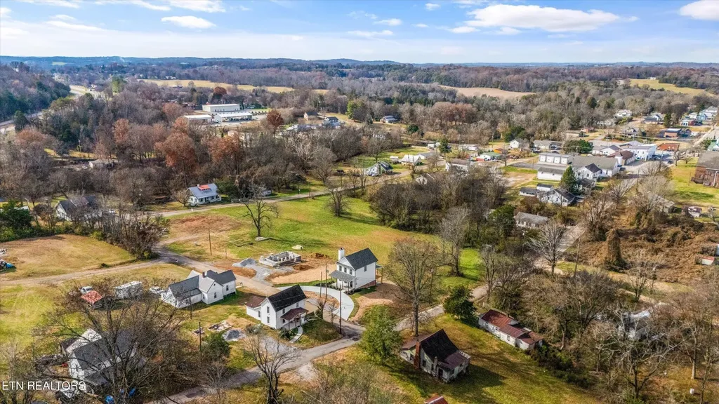 106 S Front Street Friendsville TN 37737