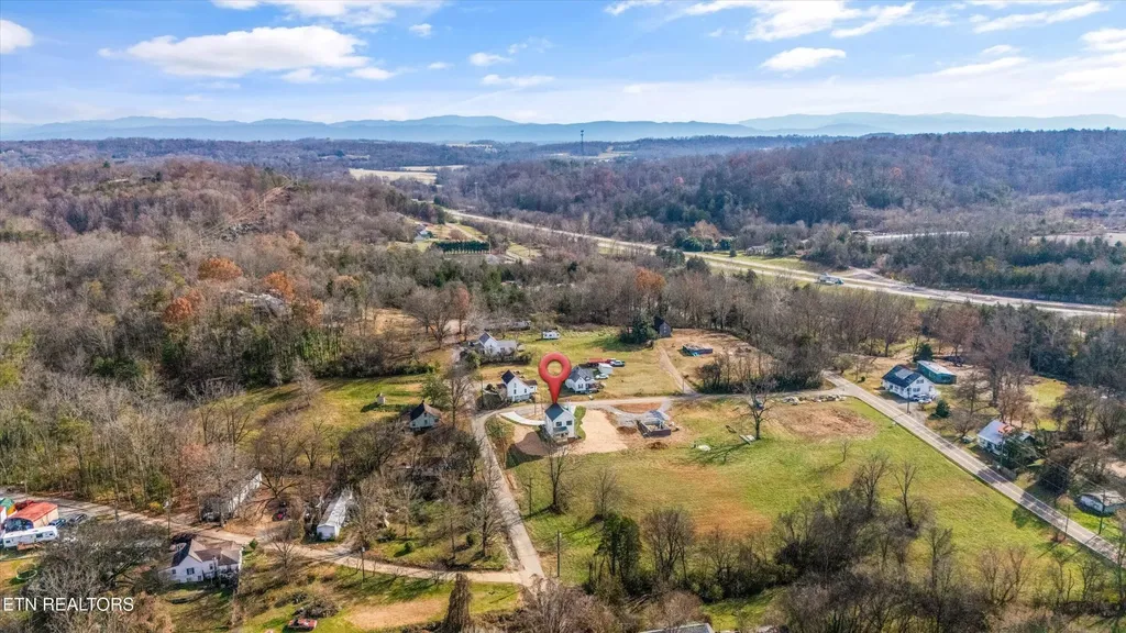 106 S Front Street Friendsville TN 37737
