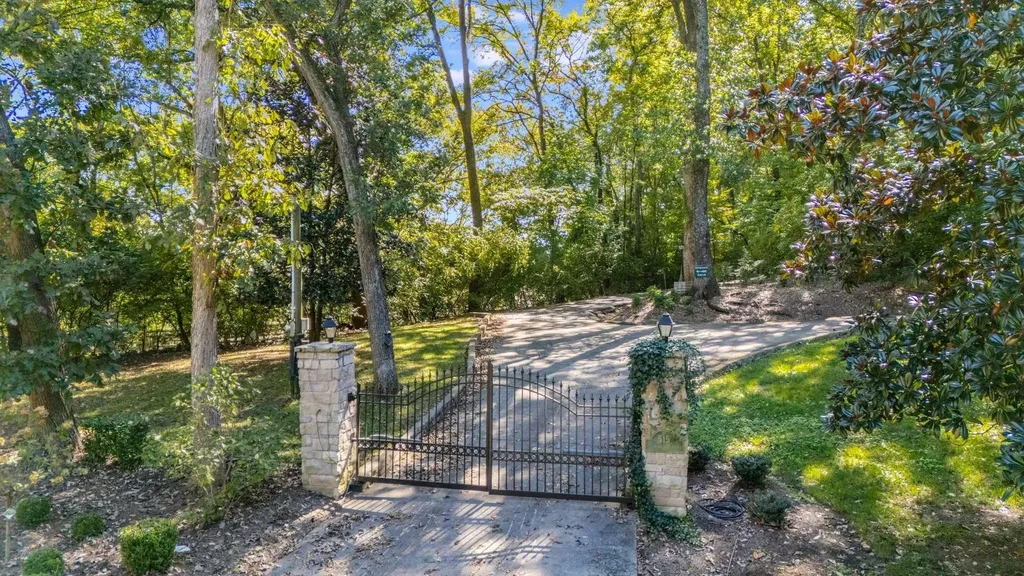 515 Hillwood Boulevard Nashville TN 37205