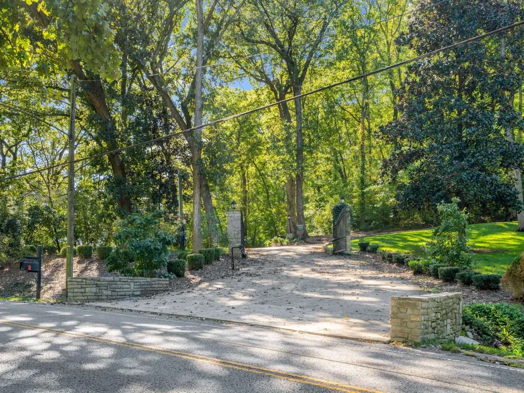 515 Hillwood Boulevard Nashville TN 37205