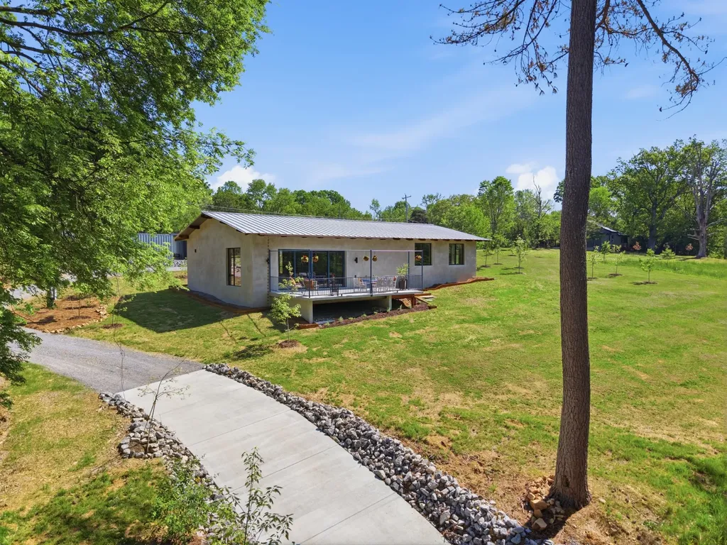 6438 Old Clarksville Pike Joelton TN 37080