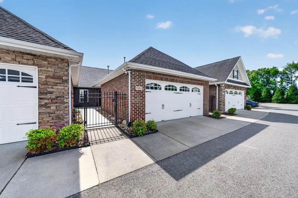 395 Devon Chase Hill Gallatin TN 37066