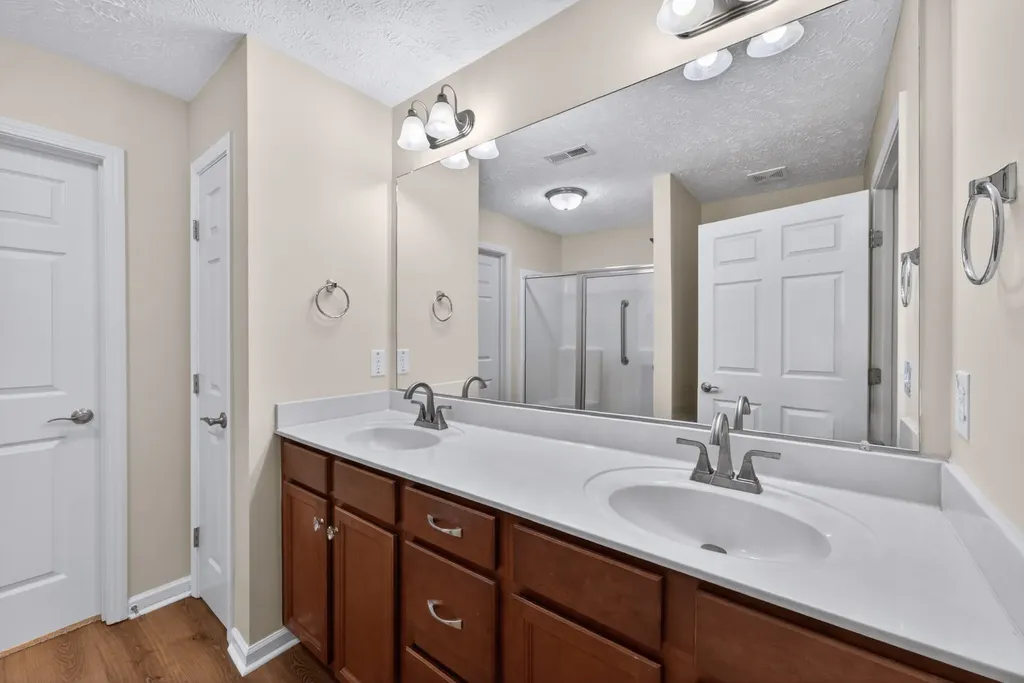 395 Devon Chase Hill Gallatin TN 37066