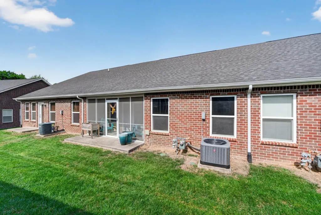 395 Devon Chase Hill Gallatin TN 37066