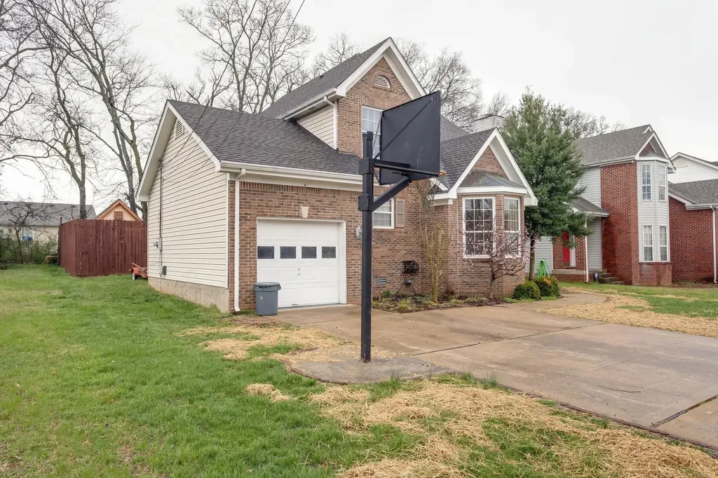 1718 University Drive Columbia TN 38401