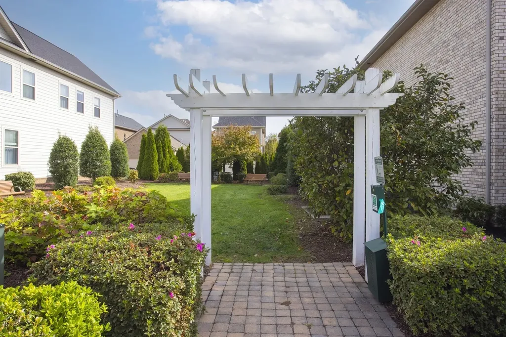 145 Ashcrest Point Hendersonville TN 37075