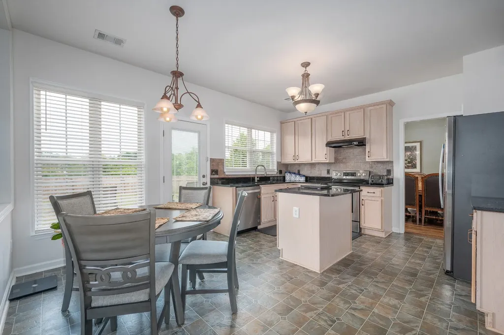 1713 Kendall Cove Lane Mount Juliet TN 37122