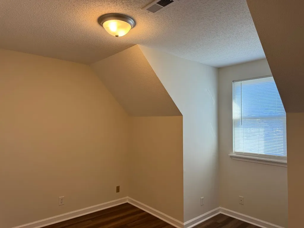 226 Jim Thorpe Clarksville TN 37042